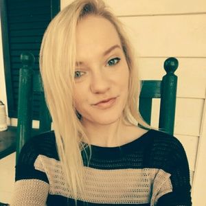 Meet your Posher, Lauren